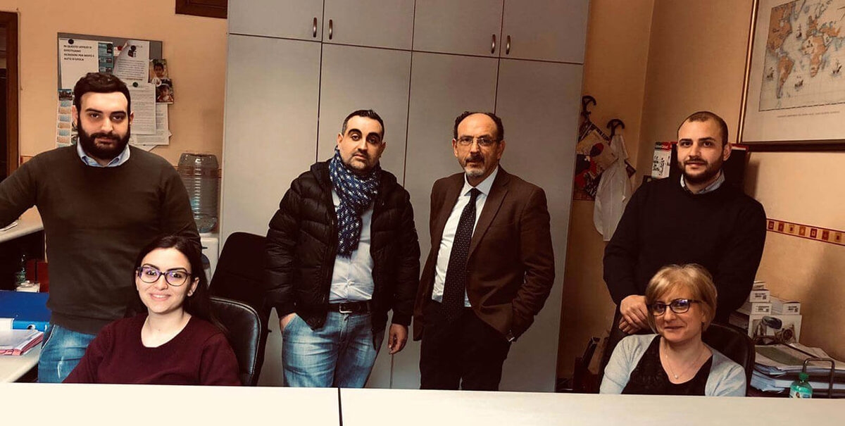 Lo staff di Guastafierro Broker nell’agenzia di Via Alcide de Gasperi a Scafati